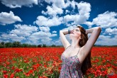 Sesion de Fotos en un Campo de Amapolas