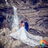 #postboda #pirineoaragones #vestidodenovia #fotosdeboda #fotosentregadaselmismodia #nophotoshop #cascada #santiagoamo #weddingphotographer #waterfall #weddingphoto #huescalamagia