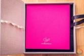 Album de ComuniÃ³n Caja Lazo Lino Fucsia