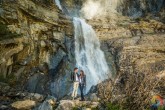 Preboda en una cascada el Pirineo