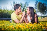 Preboda en un Campo de Flores