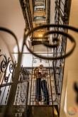Foto de Preboda en unas escaleras antiguas - Valladolid