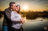 Foto de Embarazada en Exteriores al Atardecer