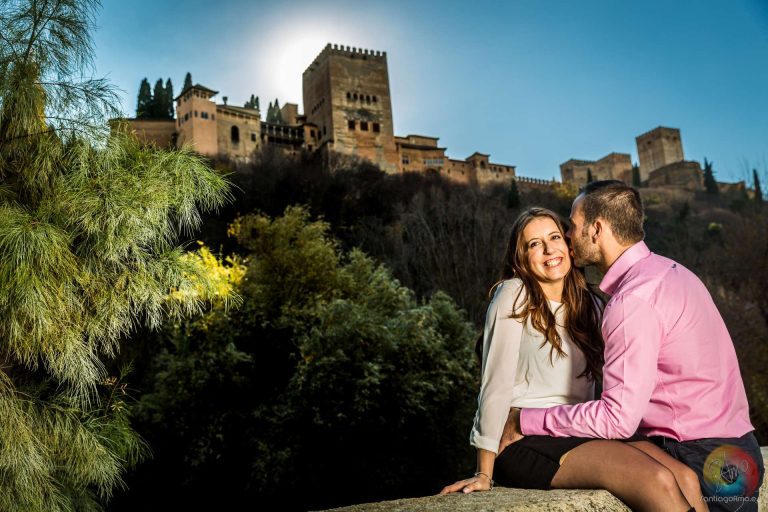Foto al pie de la Alhambra en Granada